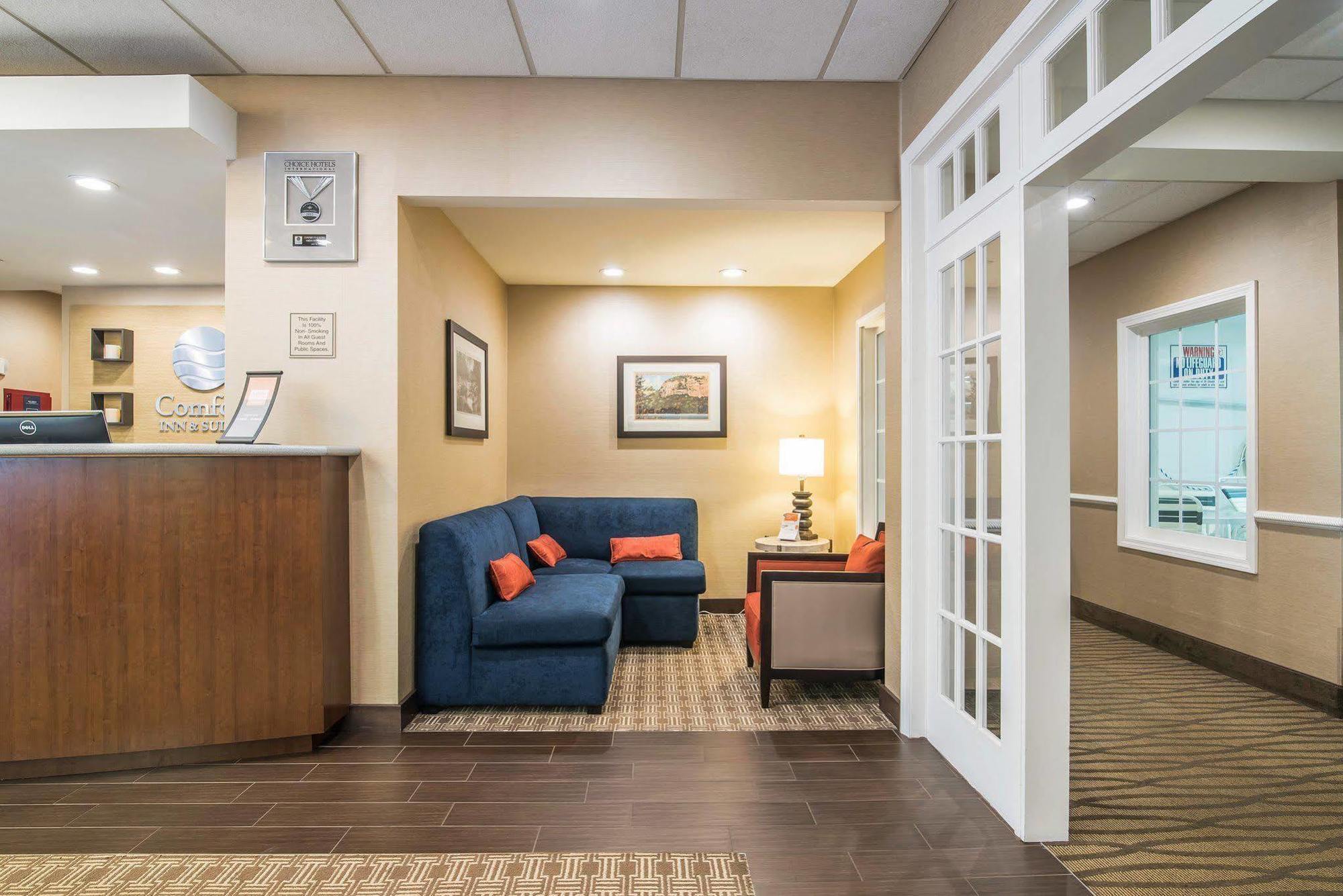 Comfort Inn & Suites Норт-Конвей Экстерьер фото